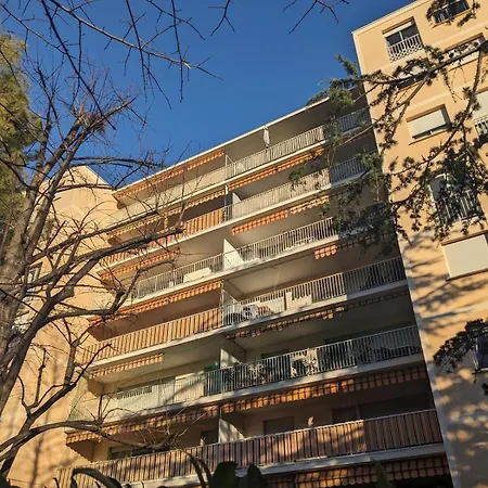 公寓 Vue Et Montagne 昂蒂布